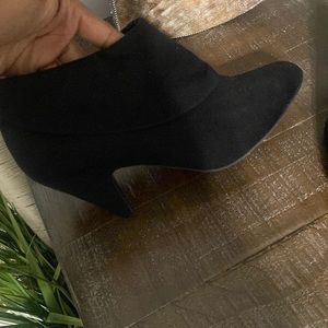 CUTE BOOTIE WITH FLAP IN FRONT -SIDE ZIPPERS 2 INCH HEEL ✔️